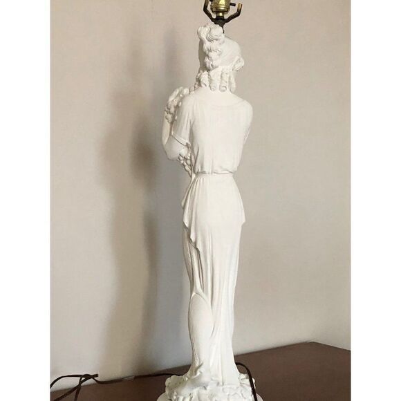 Vintage Lamp Woman's Statue Holding Fruits with Shade 27" - Picture 8 of 8